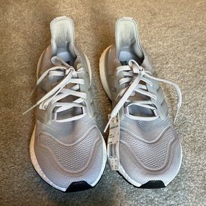 Adidas ultra boost 22 w 8.5 grey